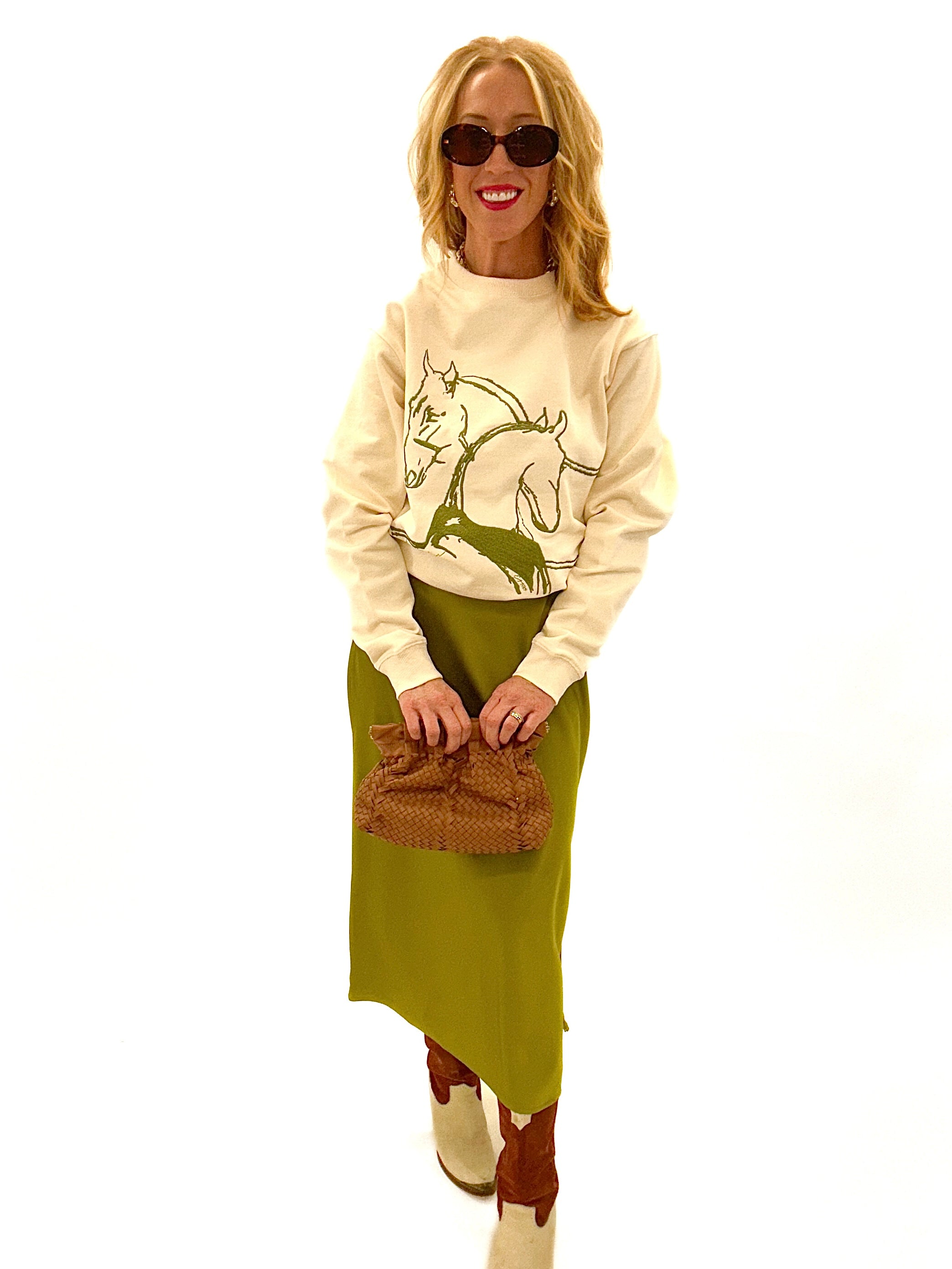 Simple horse design 
Horse crewneck