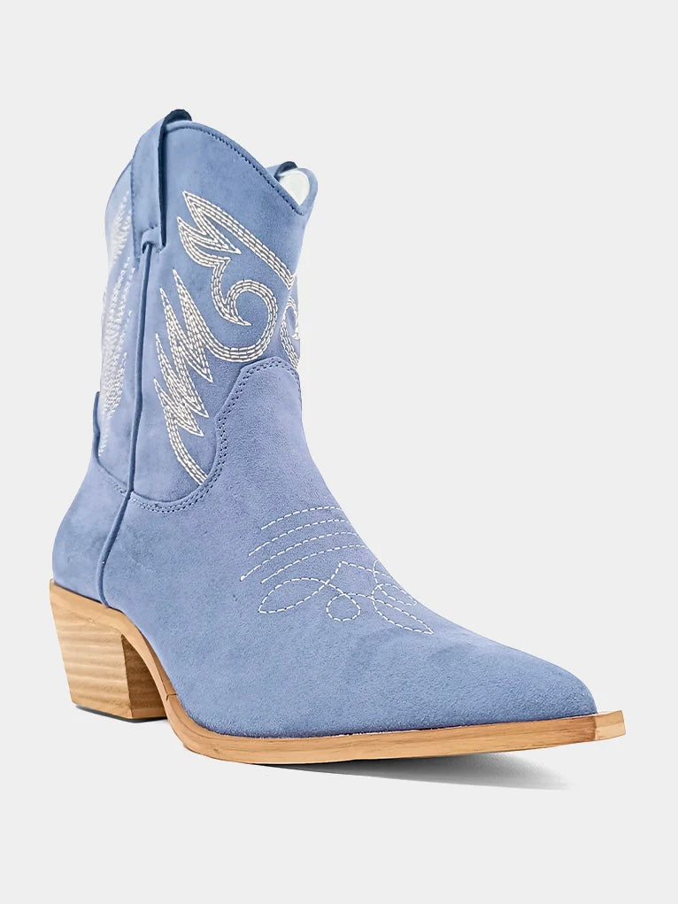 Short cowboy boots