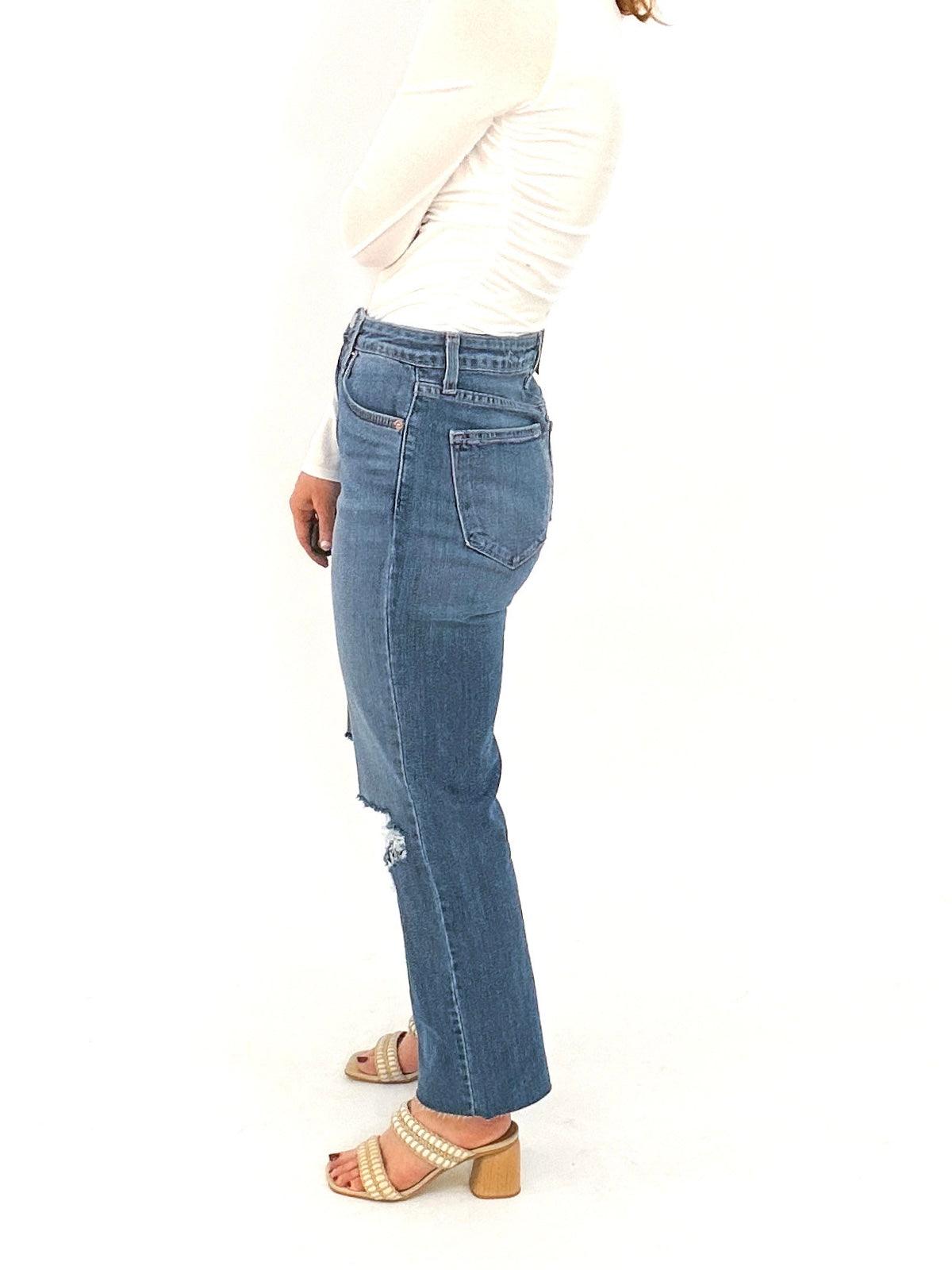 knee distressed crop jean