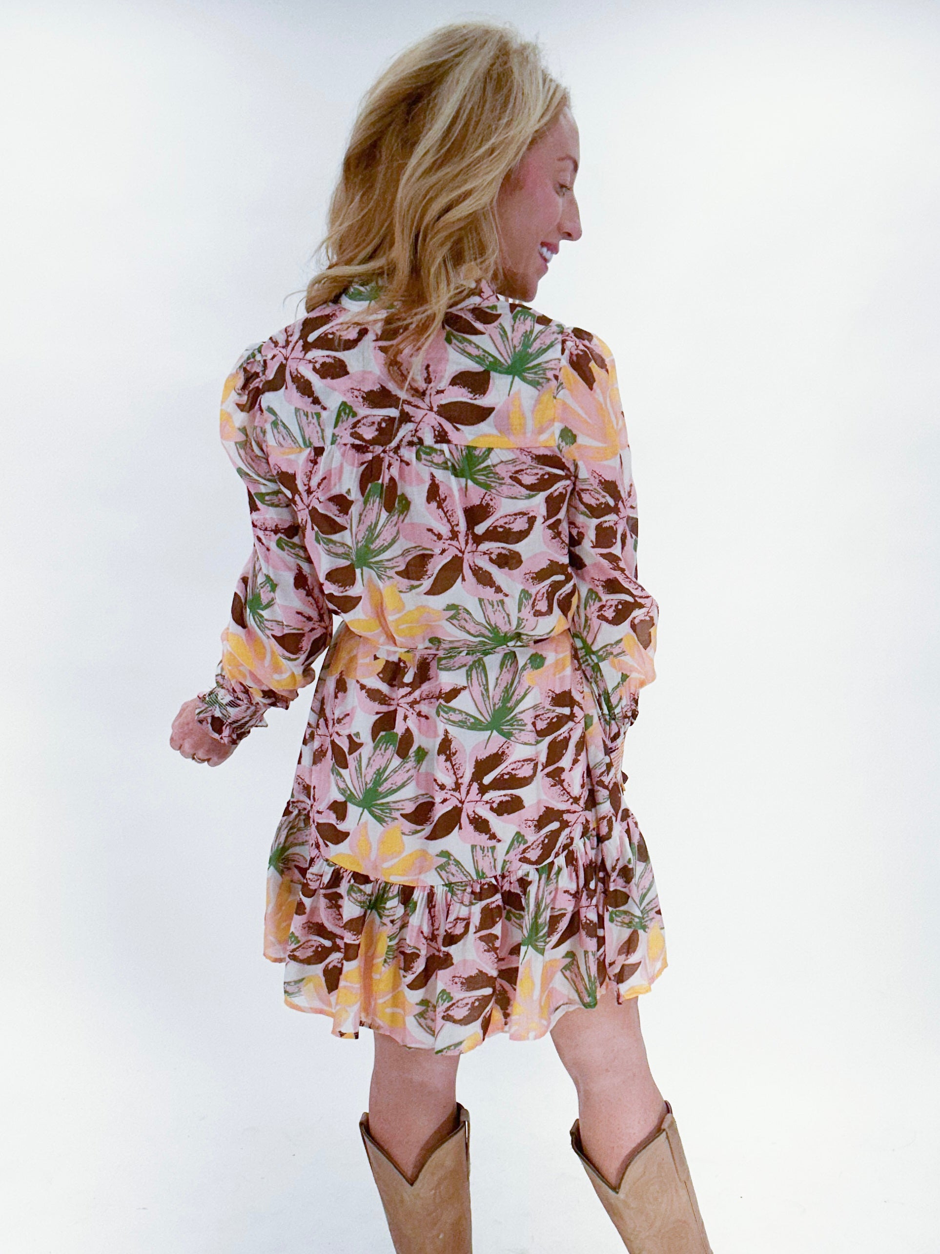 Dress with tie