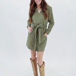 Dress with pockets and belt