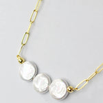 Chunky pearl necklace