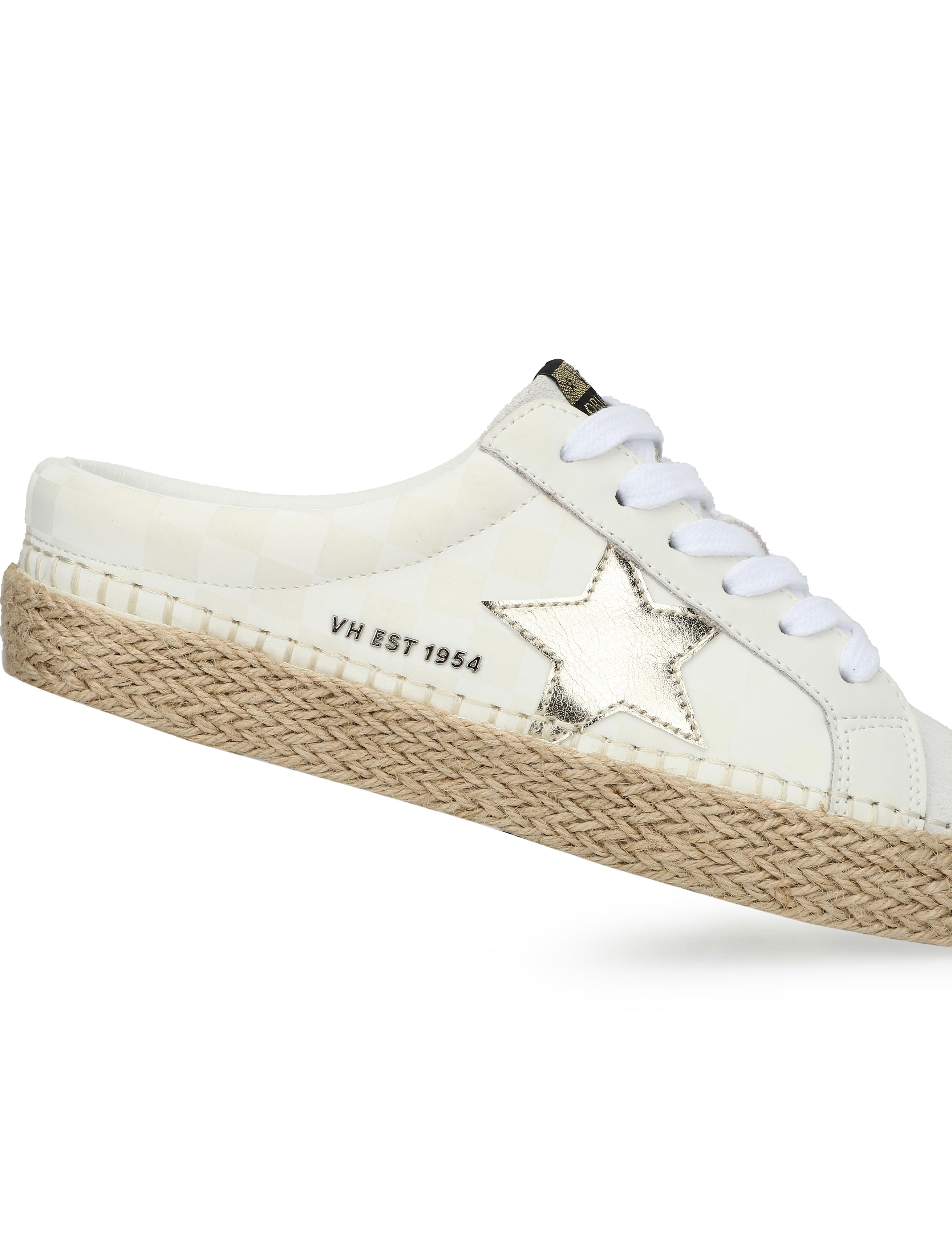 Cream tennis shoe 