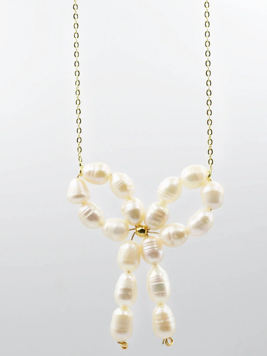 Bow and Pearl Necklace