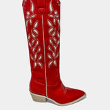 Shania’s Cowgirl Boot